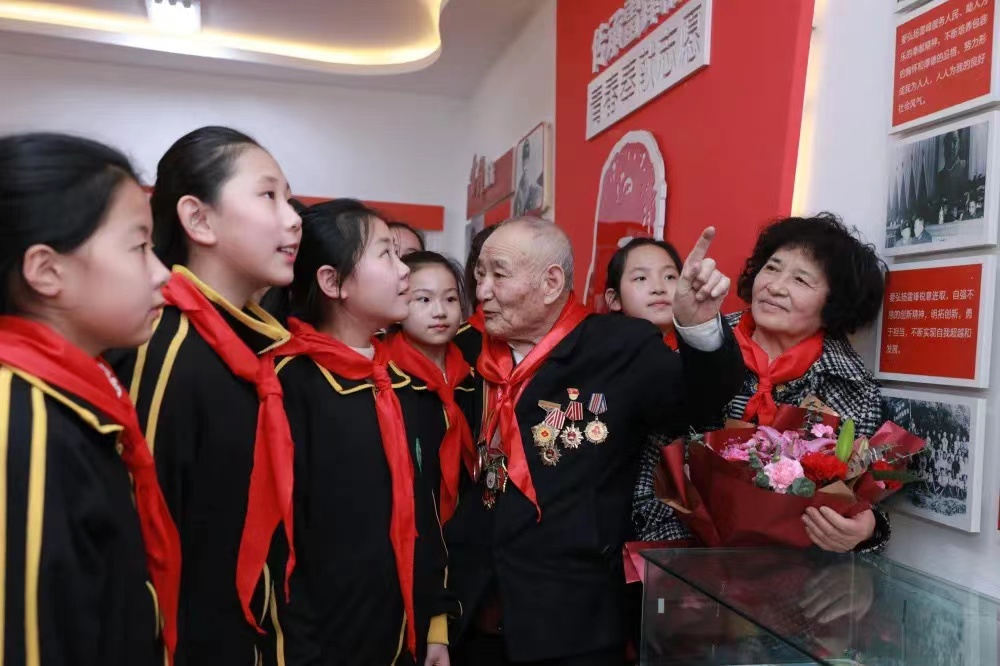 弘扬雷锋精神 培育时代新人 | 全区大中小学开展学...相关图片